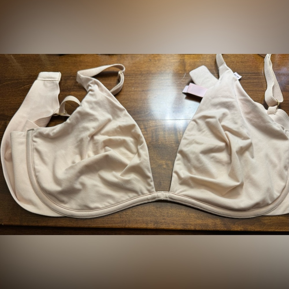 VS Off white non-padded bra